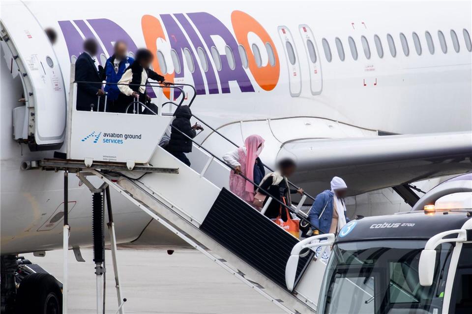 Beim Resettlement-Verfahren schlägt das UN-Flüchtlingshilfswerk (UNHCR) den Aufnahmestaaten besonders schutzbedürftige Menschen vor. (Archivfoto)Michael Matthey/dpa