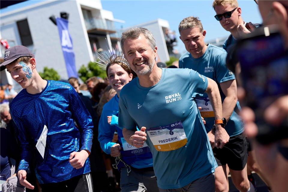 Beim Royal Run rennt König Frederik X. mit den Dänen um die Wette.Robert Wengler/Ritzau Scanpix Foto via AP/dpa