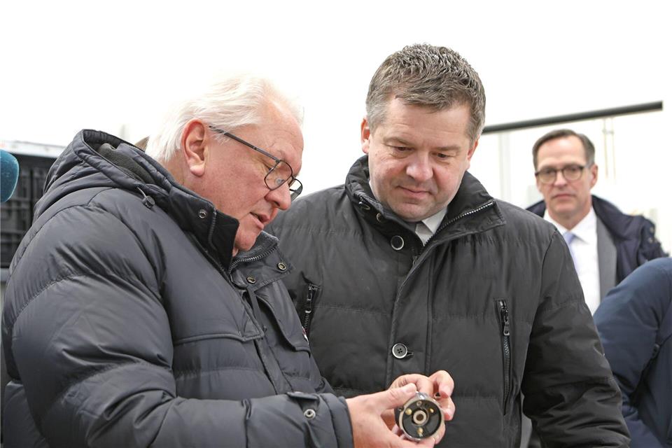 Beim Rüstungskonzern Rheinmetall  in Silberhütte sollen bis zu 150 neue Arbeitsplätze entstehen. (Archivbild) Matthias Bein/dpa