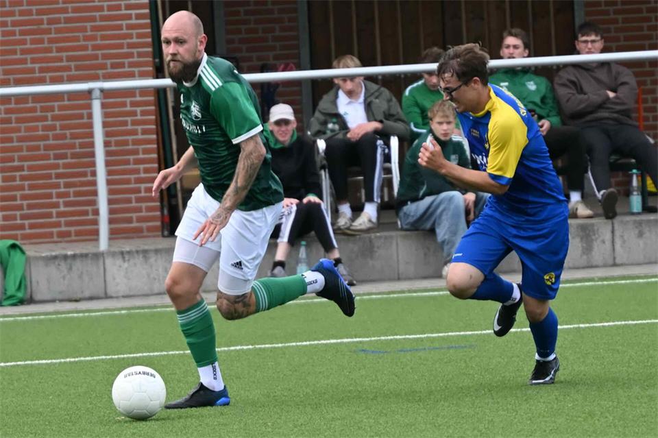 Beim Velener 4:1 gegen Polsum erzielte Philipp Schulz zwei Tore für den TuS.