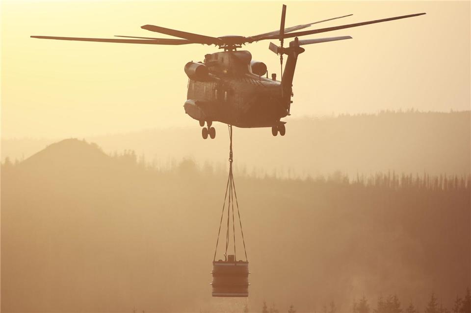 Beim Waldbrand am Brocken im Herbst 2024 unterstützte die Bundeswehr die Löscharbeiten, die Stadt Wernigerode übernimmt nun die Kosten (Archivbild)Matthias Bein/dpa