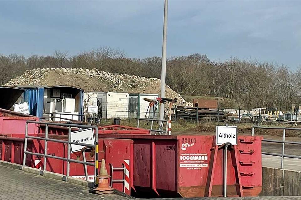 Beim Wertstoffhof in Raesfeld soll die Annahme von Sperrmüll kostenlos möglich werden.