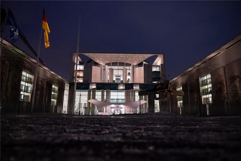 Beim abendlichen Treffen im Kanzleramt ging es auch um den Schutz vor Stromausfällen. Fabian Sommer/dpa