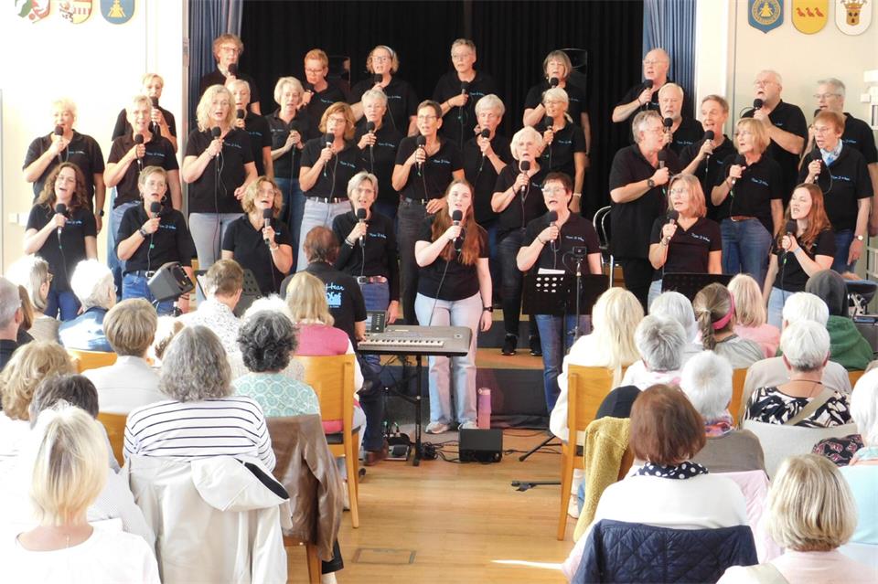 Beim diesjährigen Sommerkonzert von „Nice2Hear“ wurde die Burg Ramsdorf zum Schauplatz eines ganz besonderen Konzertabends.
