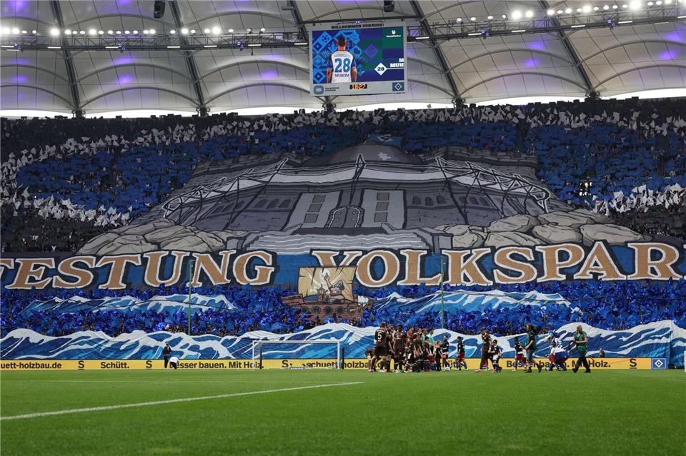 Beim letzten Aufeinandertreffen, jedoch in der zweiten Liga, gab es eine Choreographie der HSV-Fans. (Archivbild)Christian Charisius/dpa