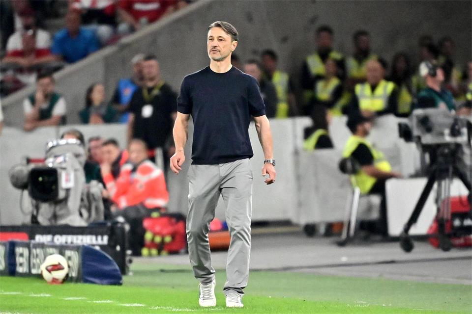 Bekam nach dem Sieg in Stuttgart eine traurige Nachricht: BVB-Coach Niko Kovac. Jan-Philipp Strobel/dpa