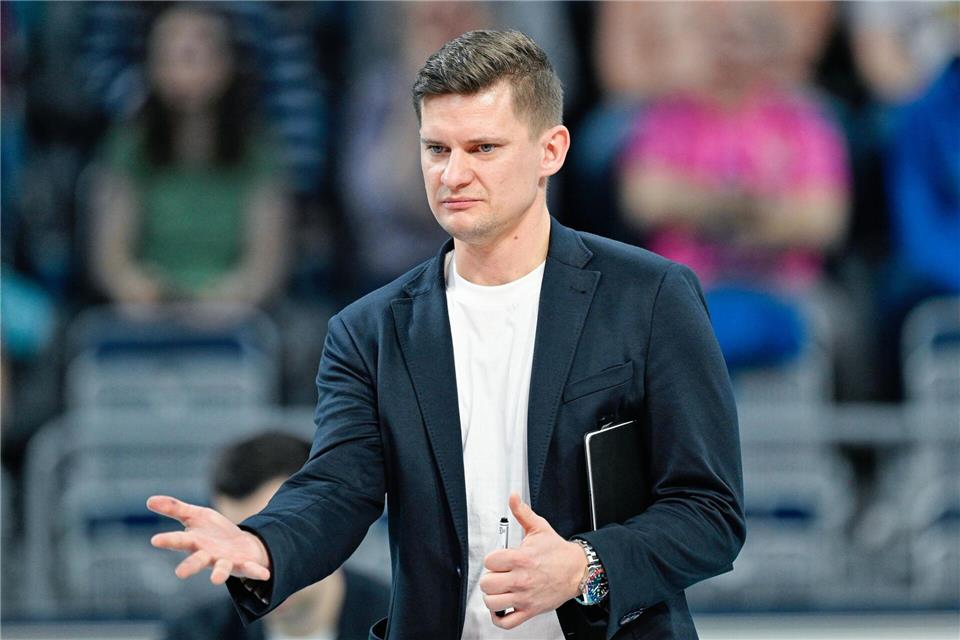 Bekommt einen neuen Regisseur: VfB-Trainer Adam Swaczyna. (Archivbild)Uwe Anspach/dpa