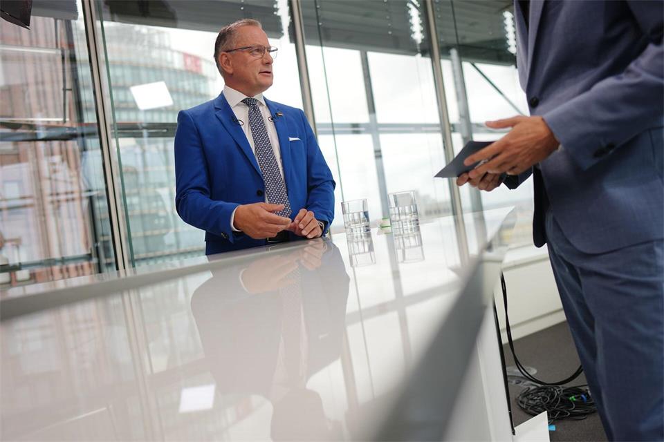 Bekräftigt den Anspruch seiner Partei, Regierungsverantwortung zu übernehmen: AfD-Chef Tino Chrupalla Kay Nietfeld/dpa