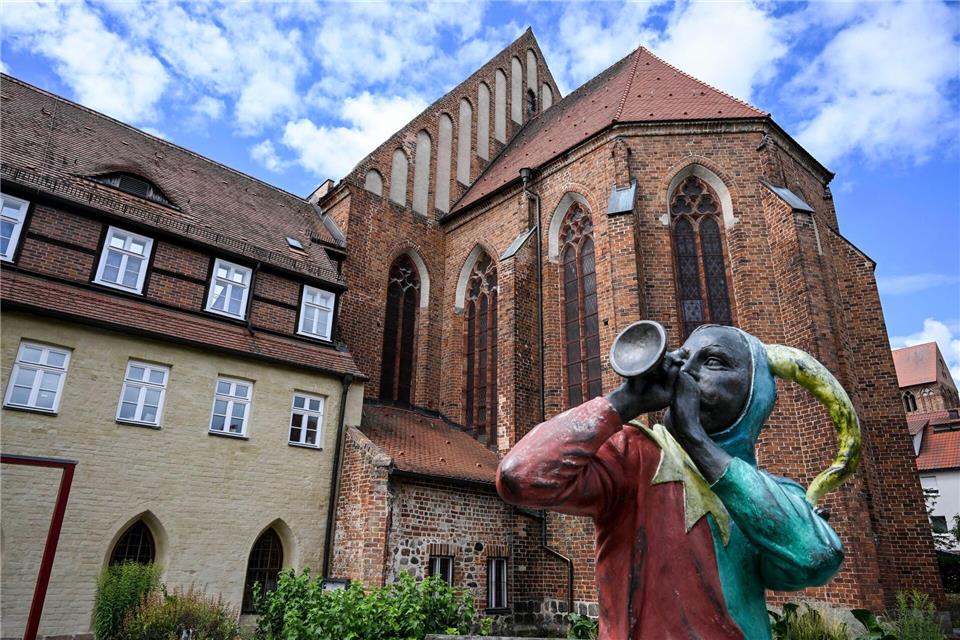 Beliebt ist bei polnischen Touristen etwa das ehemalige Dominikanerkloster Prenzlau, das heute ein Kulturzentrum ist. (Archivbild)Jens Kalaene/dpa