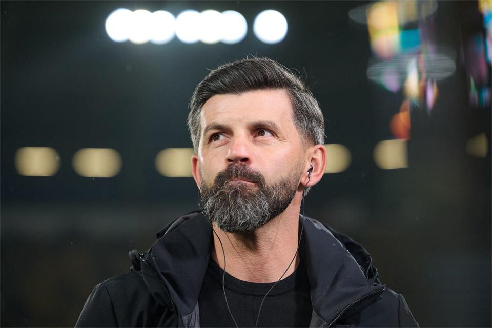 Benötigen dringend ein Erfolgserlebnis: Trainer Miron Muslic und der FC Schalke 04.Robert Michael/dpa