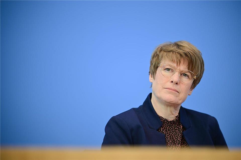 Berater von Wirtschaftsministerin Katherina Reiche sehen Deutschland in einer schweren strukturellen Krise.Sebastian Christoph Gollnow/dpa