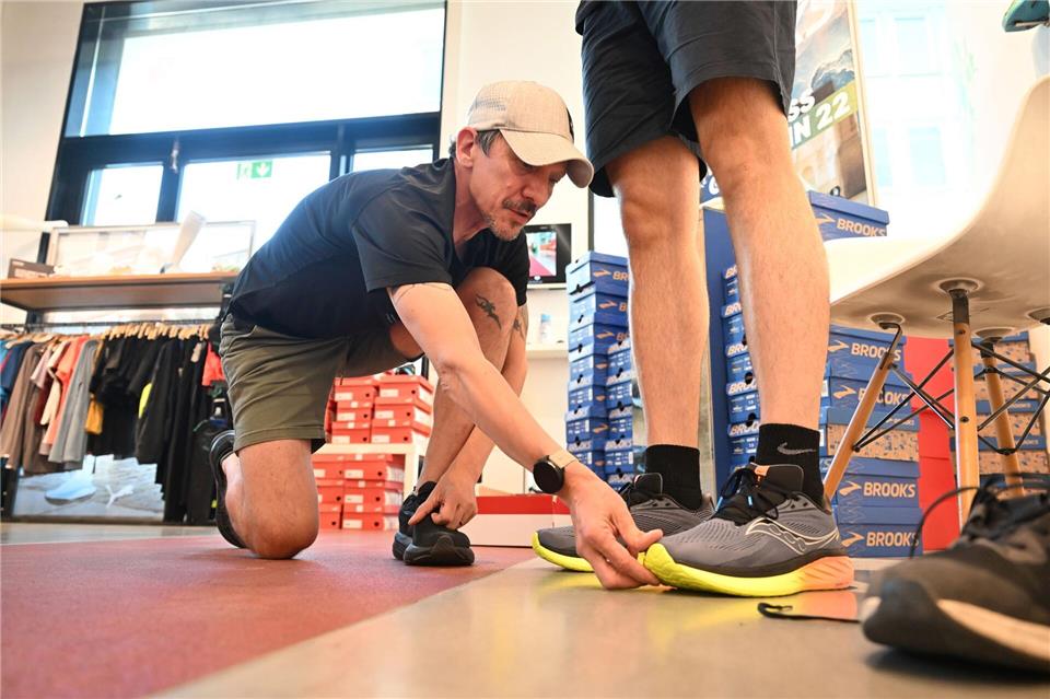 Beratung im Handel - aber später online kaufen? (Symbolbild)Uli Deck/dpa