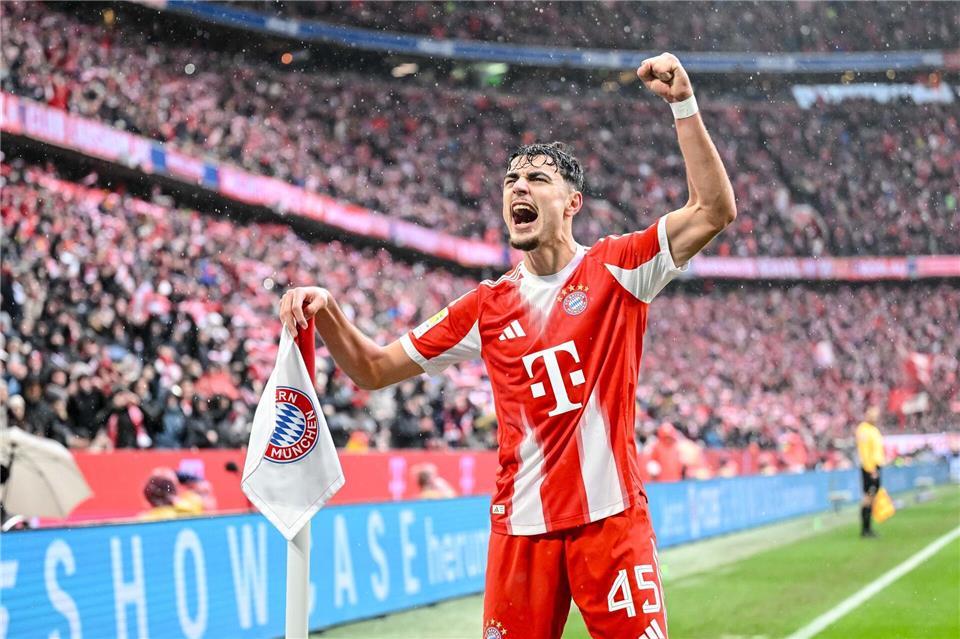 Bereit für Dortmund: Aleksandar Pavlovic jubelt nach seinem Tor.Harry Langer/dpa