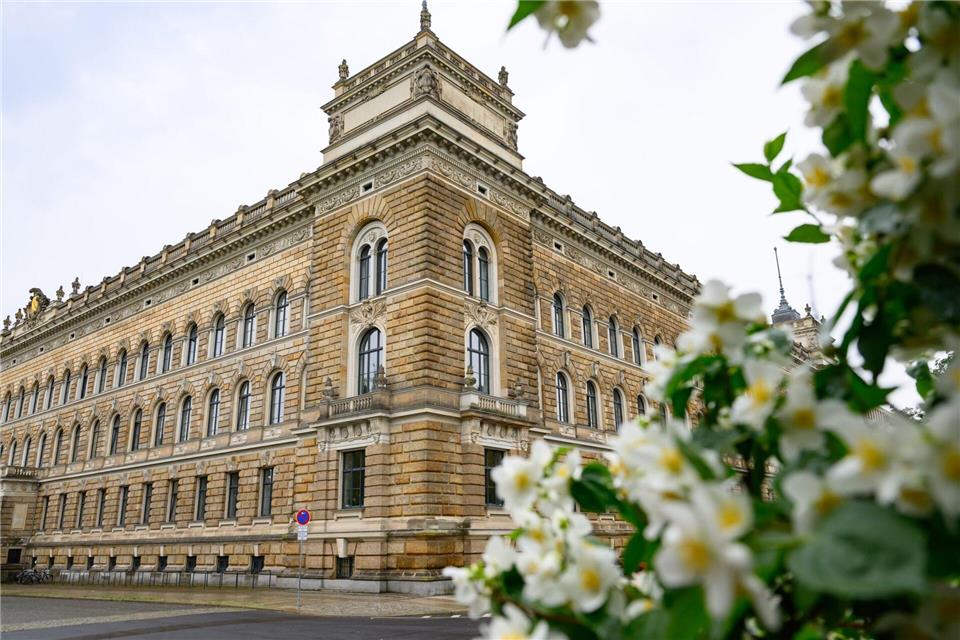 Bereits 2024 verhandelte das Landgericht Dresden gegen zwei der Angeklagten. (Archivbild)Robert Michael/dpa