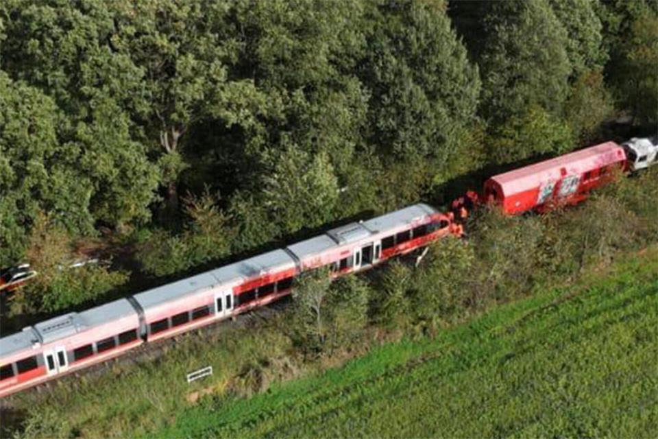 Bereits am Samstagabend war die Bahnstrecke zwischen Legden und Ahaus wieder frei. Hier der entgleiste Zug. (Archivbild)