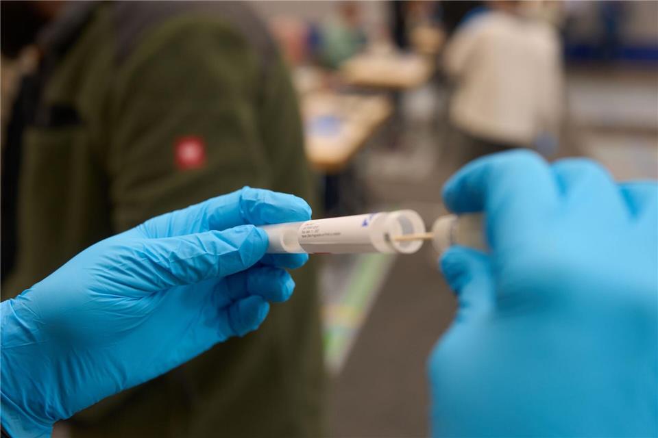 Bereits im August 2025 hatte es eine DNA-Reihenuntersuchung der Polizei in Oberdürenbach gegeben.Thomas Frey/dpa