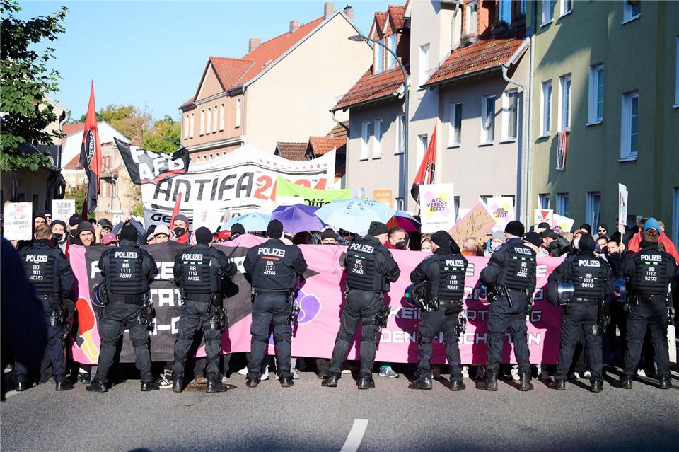 Bereits in der Vergangenheit gab es Protest gegen einen Parteitag der Berliner AfD im brandenburgischen Jüterbog. (Archivbild) Annette Riedl/dpa