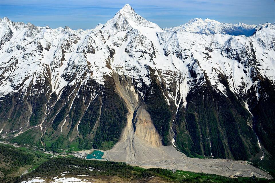 Berg- und Gletscherstürze hat es auch in den Alpen schon oft gegeben. (Archivbild)Laurent Gillieron/KEYSTONE/dpa
