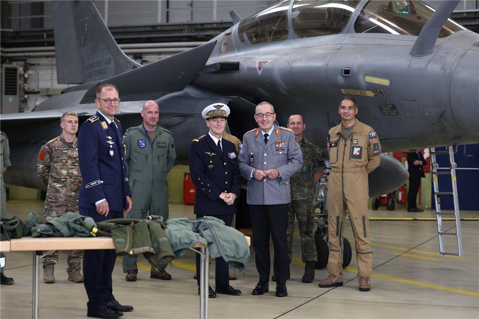 Berlin und Paris wollen den europäischen Pfeiler der Nato stärkenRolf Vennenbernd/dpa