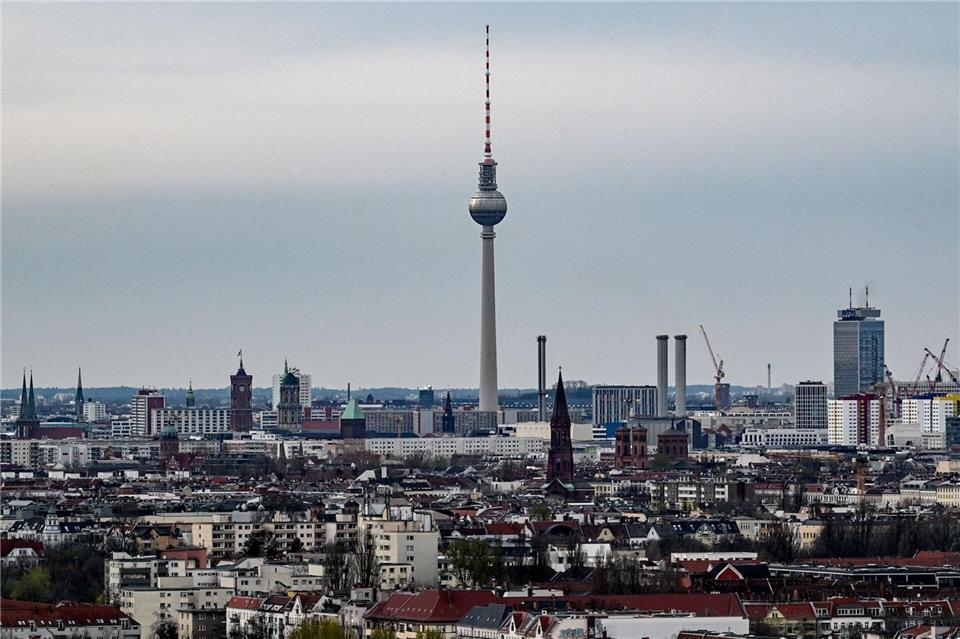Berlin zählte zum Jahresende 2025 knapp 3,9 Millionen Menschen mit Hauptwohnsitz. (Symbolbild)Britta Pedersen/dpa
