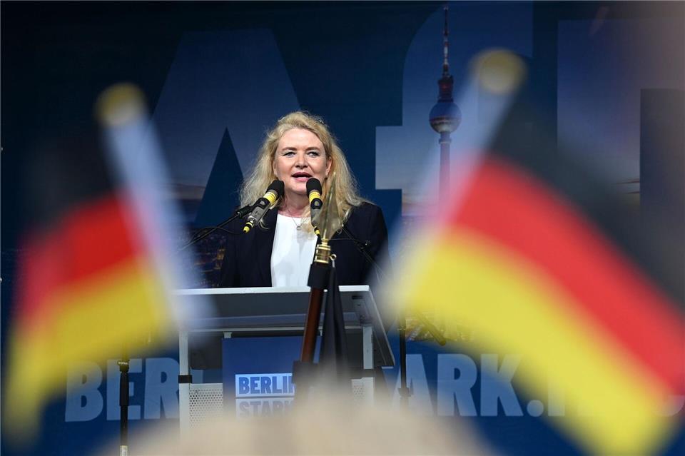 Berlins AfD-Spitzenkandidatin Kristin Brinker will Berlins Regierenden Bürgermeister Kai Wegner von der CDU ablösen. Elisa Schu/dpa