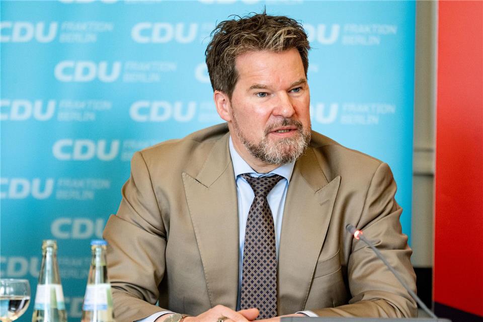 Berlins CDU-Fraktionsvorsitzender Dirk Stettner ist für eine Reform beim Anwohnerparken. (Archivbild)Fabian Sommer/dpa