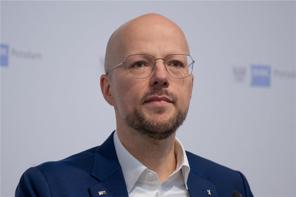 Berlins IHK-Chef Oliver Stietzel warnt vor einer großen Fachkräftelücke in Berlin. (Archivbild) Monika Skolimowska/dpa