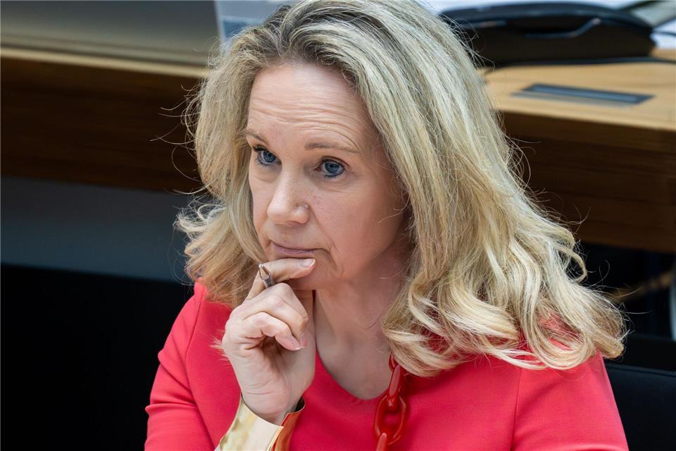 Berlins Kultursenatorin Sarah Wedl-Wilson (parteilos) ist wegen der umstrittenen Vergabe von Fördermitteln an Projekte gegen Antisemitismus unter Druck. Soeren Stache/dpa