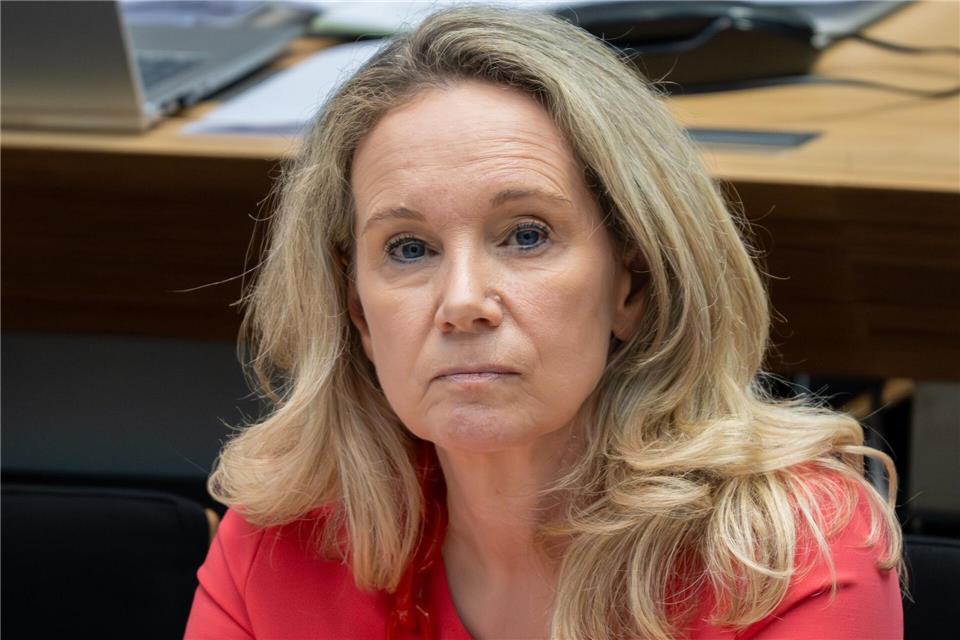 Berlins Kultursenatorin Sarah Wedl-Wilson (parteilos) ist wegen der umstrittenen Vergabe von Fördermitteln an Projekte gegen Antisemitismus unter Druck. Soeren Stache/dpa