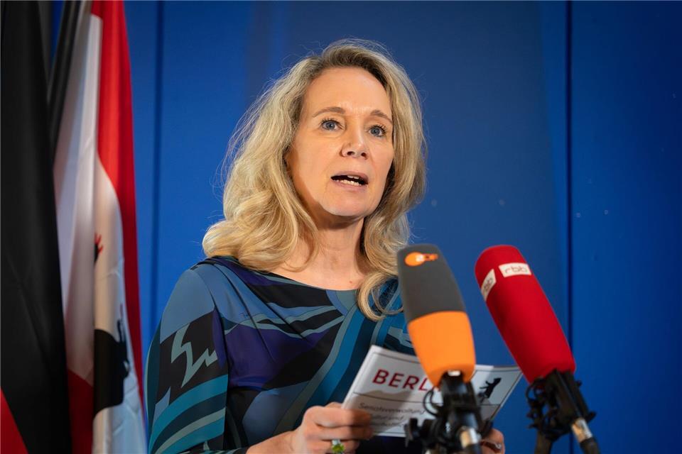 Berlins Kultursenatorin Sarah Wedl-Wilson (parteilos) zieht die Konsequenzen aus Kritik an ihrem Verhalten bei der Vergabe von Fördermitteln. Soeren Stache/dpa
