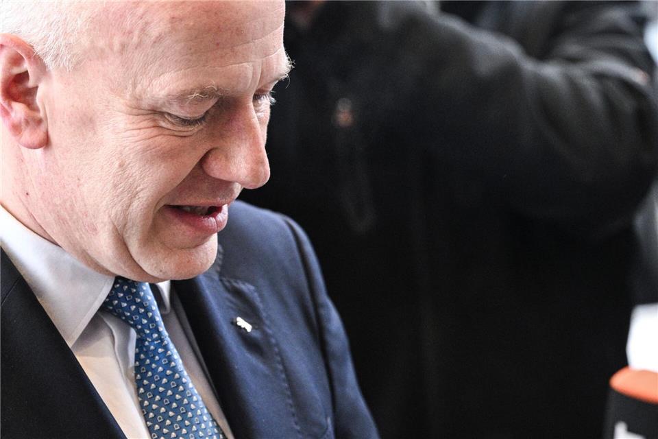 Berlins Regierender Bürgermeister Kai Wegner (CDU) verteidigt sein Verhalten am ersten Tag des Stromausfalls weiterhin. (Archivbild)Jens Kalaene/dpa