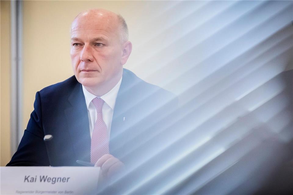 Berlins Regierender Bürgermeister Kai Wegner (CDU) fordert eine Randbebauung des Tempelhofer Felds.    Christoph Soeder/dpa