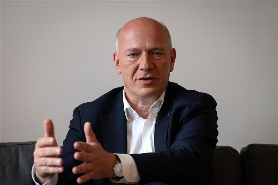 Berlins Regierender Bürgermeister Kai Wegner (CDU) freut sich nach eigenen Worten auf das Kennenlernen von Steffen Krach (Archivbild).Soeren Stache/dpa