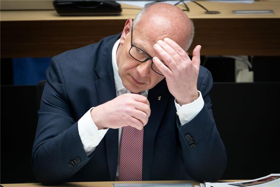 Berlins Regierender Bürgermeister Kai Wegner (CDU) hatte in diesem Jahr bei mehreren Entscheidungen kein glückliches Händchen. (Archivbild)Soeren Stache/dpa