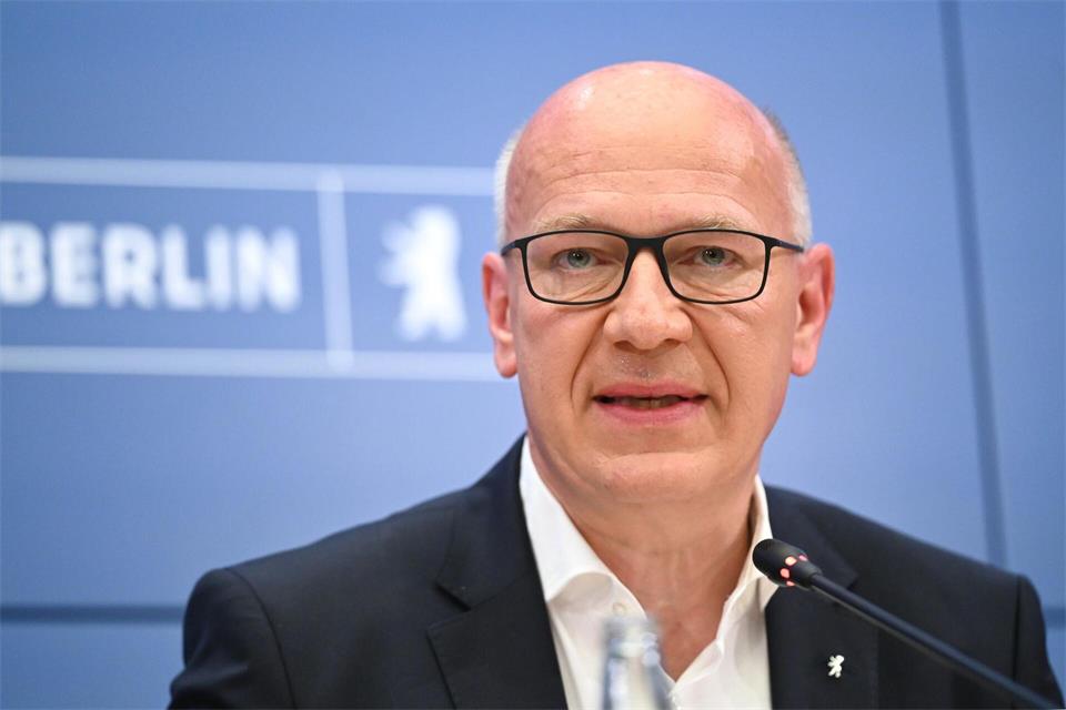 Berlins Regierender Bürgermeister Kai Wegner (CDU) ist nur noch bis zur Bildung eines neuen Senats im Amt. (Archivbild)Elisa Schu/dpa