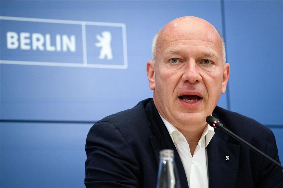 Berlins Regierender Bürgermeister Kai Wegner (CDU) setzt auf den Austausch über die Nutzung kirchlicher Gebäude. (Archivbild)Bernd von Jutrczenka/dpa