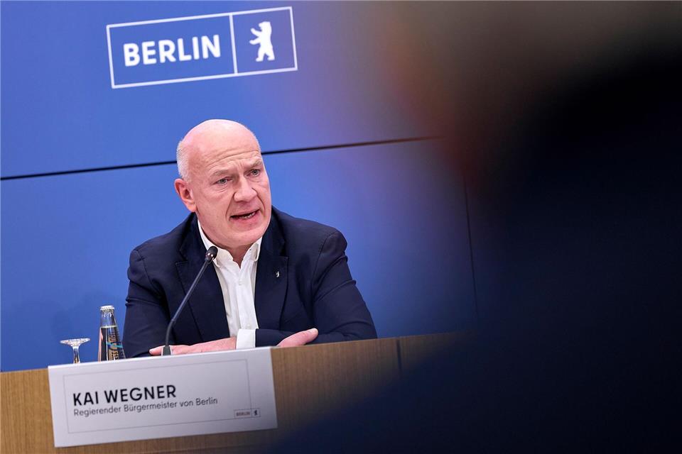 Berlins Regierender Bürgermeister Kai Wegner (CDU) war am ersten Tag des Stromausfalls nicht vor Ort im Bezirk Steglitz-Zehlendorf. (Archivbild) Michael Ukas/dpa