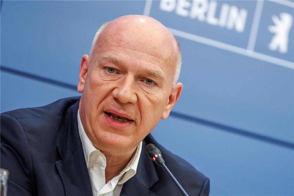Berlins Regierender Bürgermeister Kai Wegner empfängt Bundeskanzler Friedrich Merz (beide CDU) im Roten Rathaus. (Archivbild)Andreas Gora/dpa