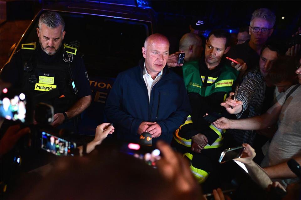 Berlins Regierender Bürgermeister Kai Wegner ist vor Ort.Fabian Sommer/dpa