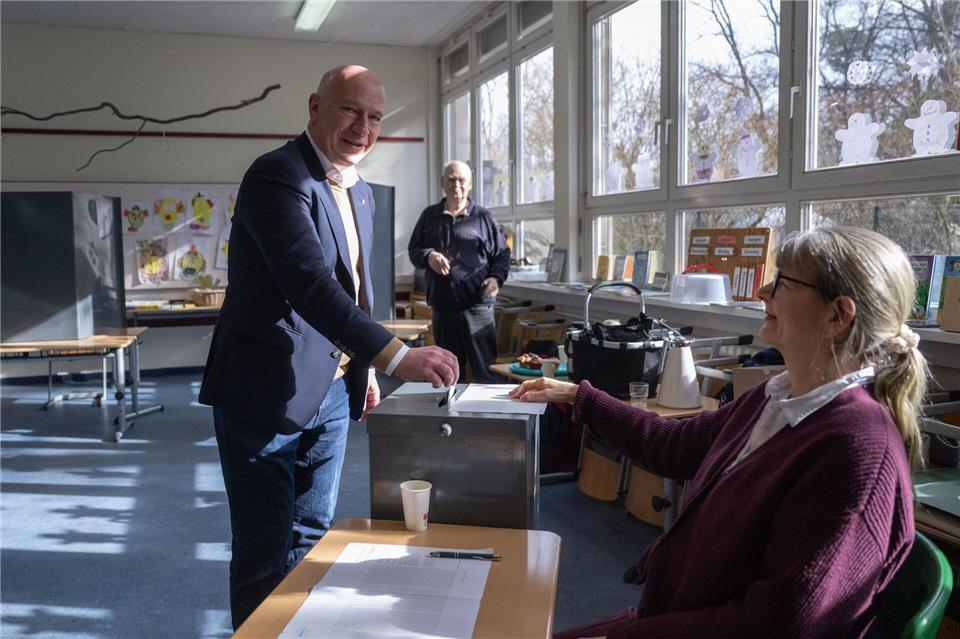 Berlins Regierender Bürgermeister gibt in Berlin-Kladow seine Stimme zur Bundestagswahl ab.Christophe Gateau/dpa