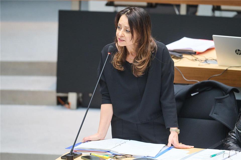 Berlins iranstämmige Justizsenatorin Badenberg hofft auf Freiheit für ihr Herkunftsland. Annette Riedl/dpa