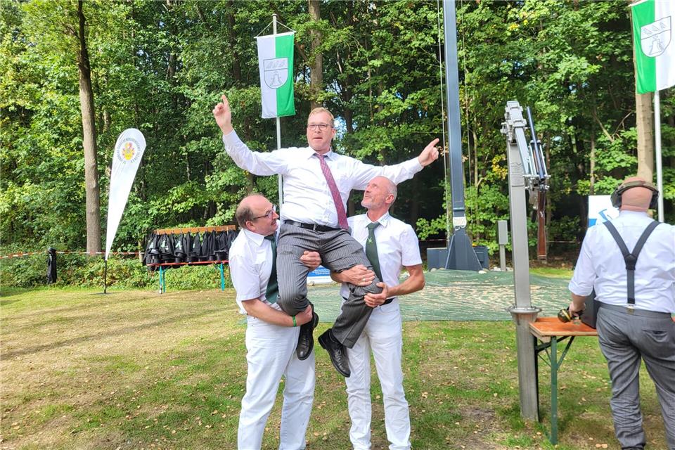 Bernd Laumann regiert die Andreas-Schützen in Velen Bernd Laumann ist neuer König in Velen.
