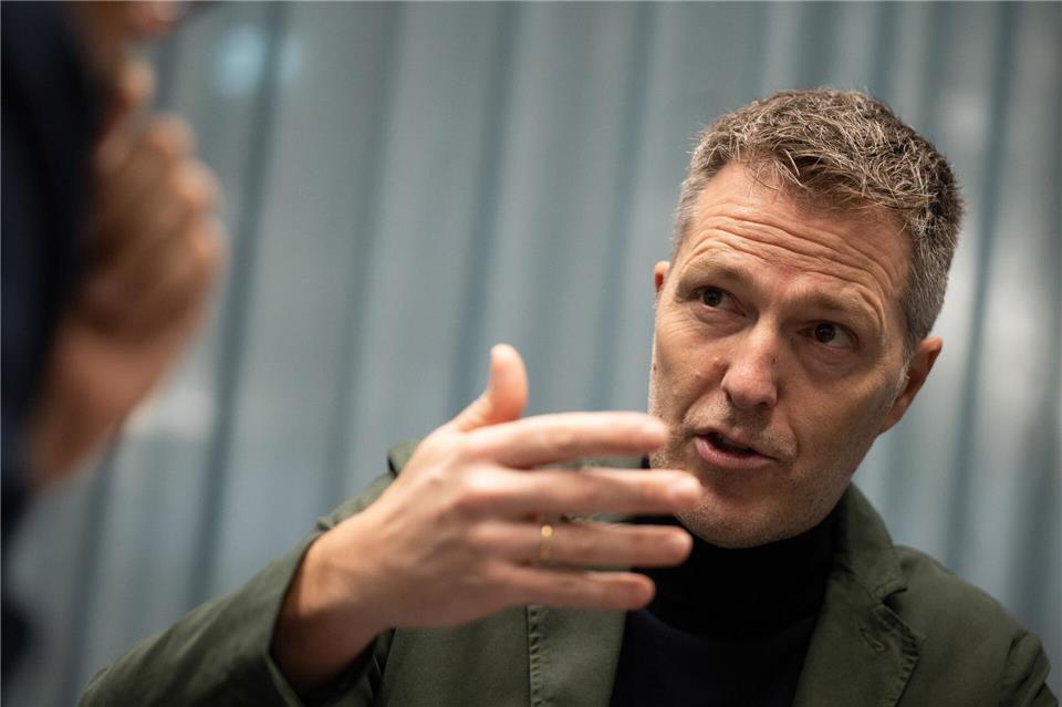 Bernd Reichart soll als Geschäftsführer des Sportprojektentwicklers A22 die europäischen Fußball-Wettbewerbe revolutionieren - die UEFA aber blockt ab. (Archivfoto)Sebastian Gollnow/dpa