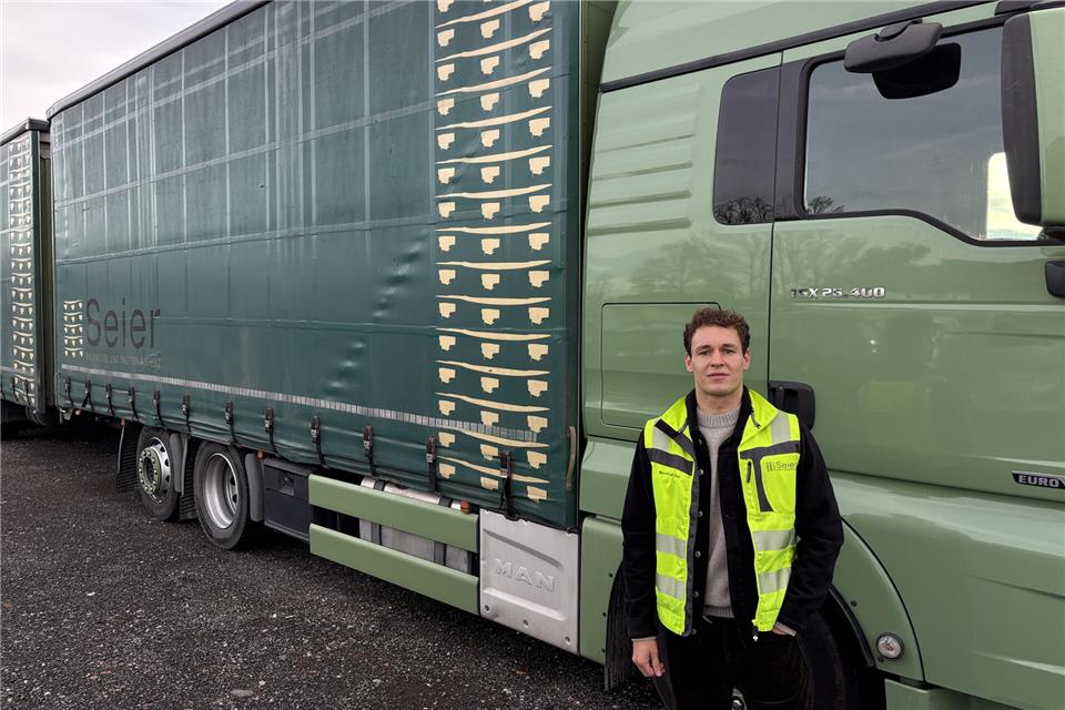 Bernhard Seier möchte Leerfahrten der Lkw des Unternehmens vermeiden: Um die nötige Speditions-Konzession zu erhalten, ist ein enormer bürokratischer Aufwand erforderlich.