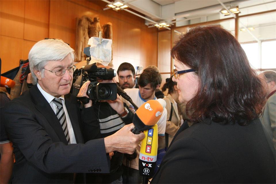 Bernhard Töpper brachte Fernsehzuschauern über viele Jahre Rechtsthemen näher. (Archivfoto)picture-alliance/ dpa