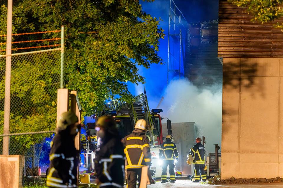 Beschädigt worden sei das Gebäude nur äußerlich, gab der Künstler selbst Entwarnung. -/Blaulicht-Solingen/dpa