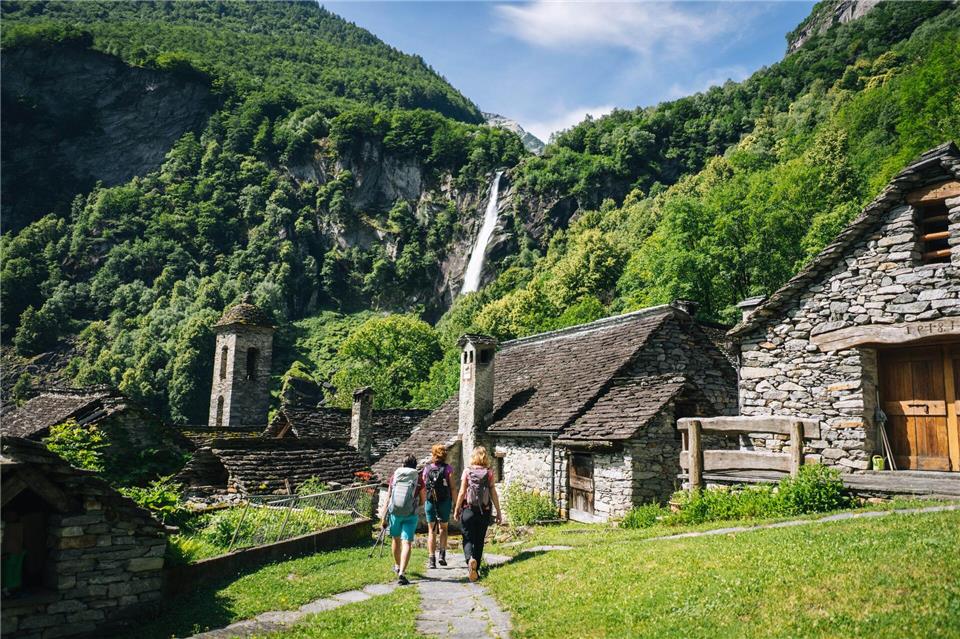 Beschauliches Dorf im Bavona-Tal: Von Foroglio ist es nicht mehr weit bis zum Wasserfall. Milo Zanecchia/Ticino Turismo/dpa-tmn