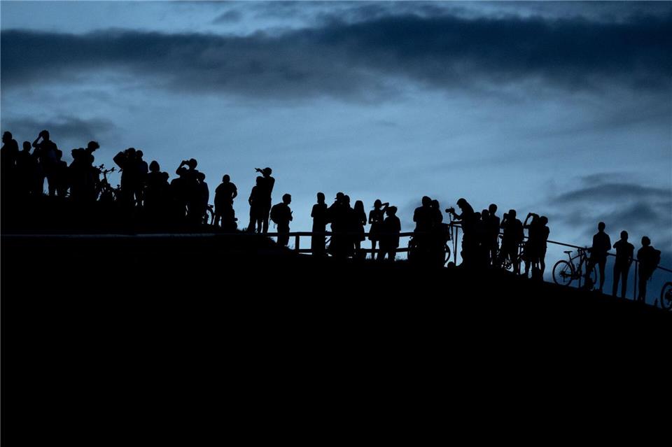 Besondere Ereignisse am Himmel locken immer viele Interessierte. (Archivbild)Sven Hoppe/dpa