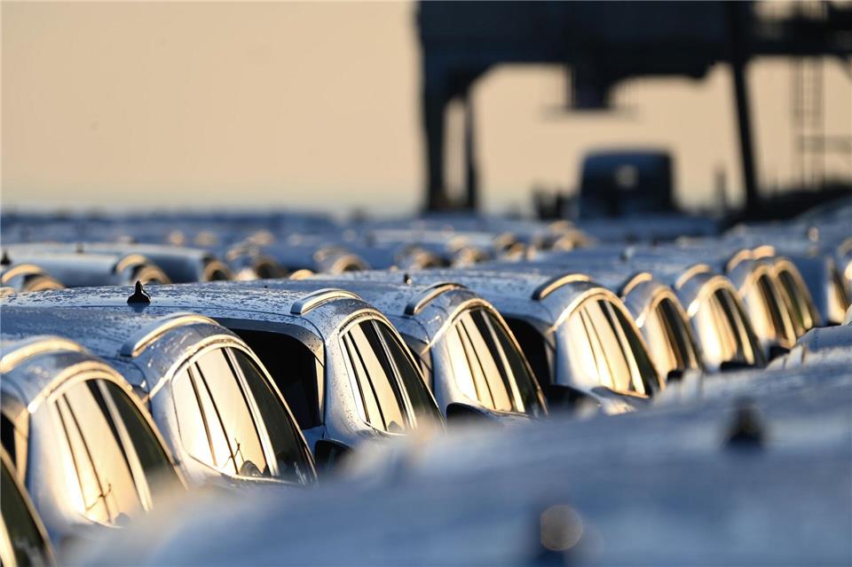 Besonders die Autoexporte in die USA sind eingebrochen (Archivbild)Lars Penning/dpa