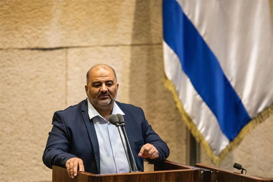 Besonders entscheidend bei der Wahl könnte die islamisch-konservative Raam unter Mansur Abbas werden. (Archivbild)Ilia Yefimovich/dpa